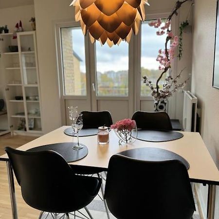 Stor Og Lys Lejlighed I Hjertet Af Холстебро Екстериор снимка